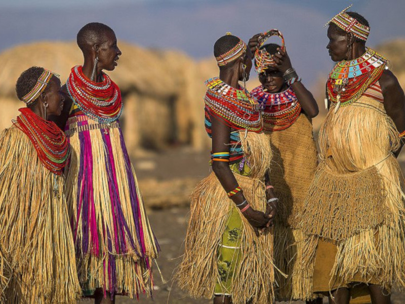 el molo women